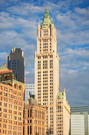 The Woolworth Building at 233 Broadway fotog / Getty Images It s also a national and New York City landmark, so when it came to creating the residences, there
