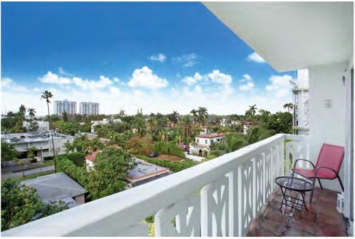 EXCLUSIVE LISTINGS MIAMI BEACH This very charming 1 bedroom corner unit is located in the heart of South Beach, few blocks from