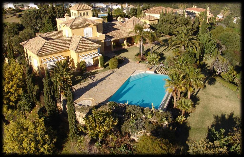 Villa in Marbella with 9 ensuite bedrooms and a separate guest house, near