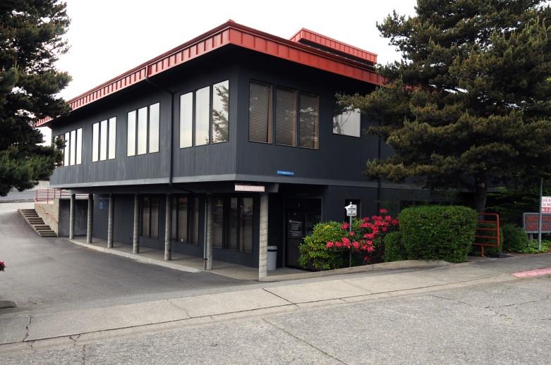 Warehouse Spinnaker Building - Bremerton $7.50 NNN 4110 Kitsap Way, #101 1,400 SF. Lower level.