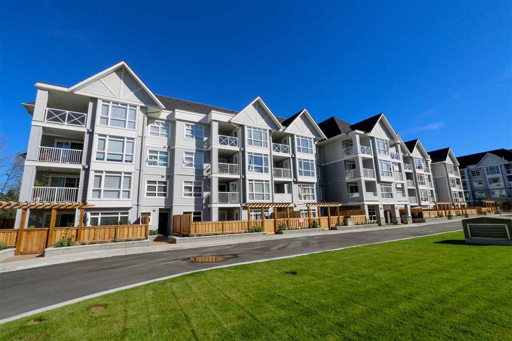 Phone: --9 R ST JOHNS STREET Port Moody Port Moody Centre VH E $, (LP) Original Price: $, Appro. Year Built: Lot Area (sq.ft.):. s: rooms: Full s: Gross Taes: APT $,.