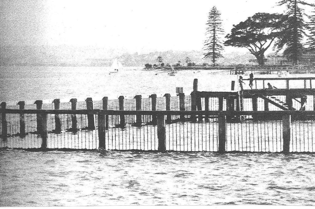 Dolls Point Baths At a Rockdale Council meeting in 1932 it was hinted that 500 would be loaned by a Dolls Point resident for the purpose of constructing a shark proof swimming pool at Dolls Point but