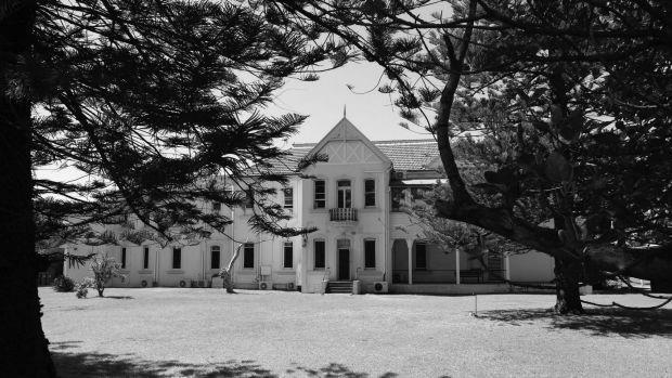 By 1921 the Scarborough Red Cross Home became the property of Dr Barnardos Homes. Thousands of orphaned or abandoned boys came from England to make a new start in Australia.