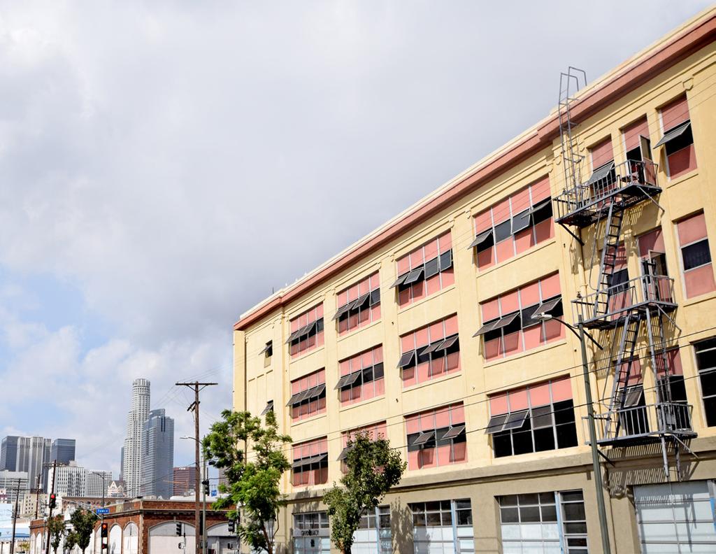 EXECUTIVE SUMMARY 801 East 7th Street presents a remarkable opportunity to acquire a permit-ready conversion project in booming Downtown Los Angeles.