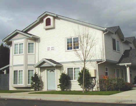 42 1933-1973 SE 6th St Gresham, OR 97080 # of Units 8 Sale Price $1,300,000 Year Built 1999 Sale Date 4/26/17 RBA