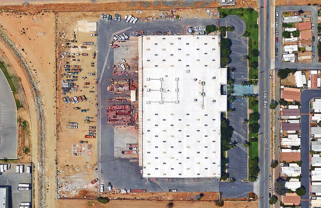 360 S LILAC RIALTO Offering Memorandum Property Overview Secured Access Gate ±466' (verify) ADDITIONAL OUTSIDE STORAGE POTENTIAL TRAILER STORAGE Concrete Apron Currently Utilized for Manufacturing No