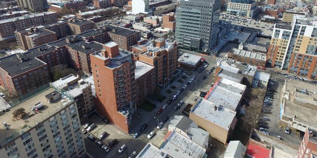 PROPERTY OVERVIEW 43-24 Robinson Street, Flushing, NY 11355 Stories/Type: 6-Story Elevator Building Year