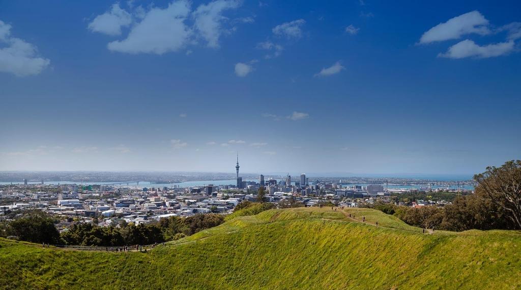 AUCKLAND - OVERVIEW New Zealand s largest and fastest growing city 1.
