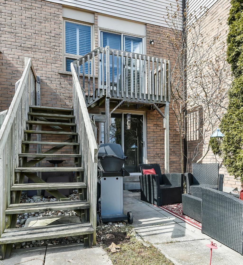 Maintenance-Free Yard Square Footage: 1346 Square Feet of Finished Living 1665 Square Feet Total Taxes: $2433.32 Condo Fees: $404.60 Additional Features 3 Bedrooms, 1.