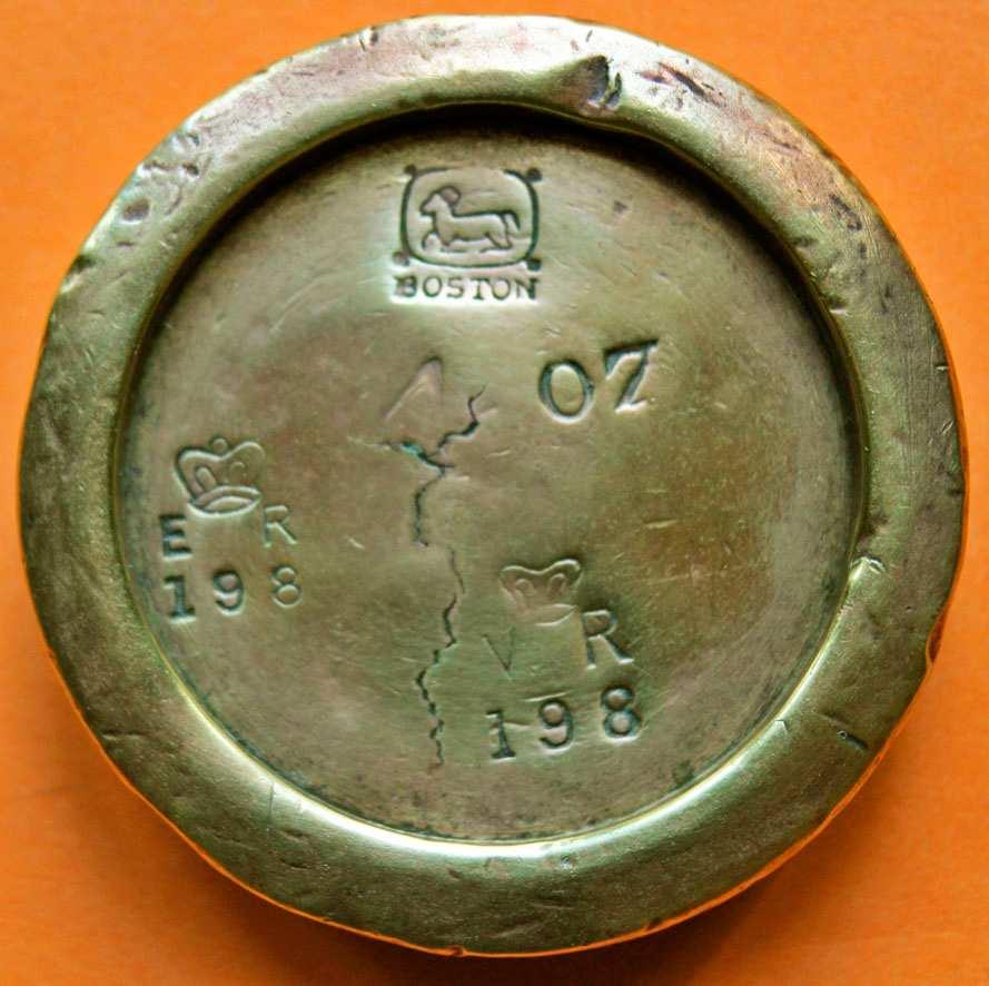 A 4oz brass weight, with the nonuniform Boston mark, together with the uniform number 198, stamped in the reigns of Victoria and Edward VII.