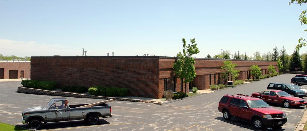 COMMERCIAL REAL ESTATE SERVICES WORLDWIDE For Lease Overview Business Center Menomonee Falls, WI W140 N5074 Lilly Road & N50 W13906 Overview Dr.