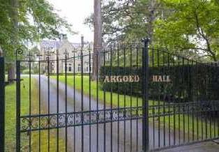 Description 3 Argoed Hall forms the East Wing and is a beautiful Victorian mansion set above the river dee which has been beautifully renovated to four impressive houses.