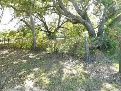 Age/Year Built Listing 2 0.25 miles SW 10,000 742 1st Dr.