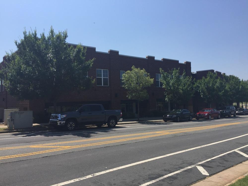 Executive Summary OFFERING SUMMARY Available SF: 91-459 SF PROPERTY OVERVIEWVIEW 630 Davidson Gateway Dr is a 10 Key-man office suite of which 6 are readily available.