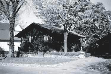 Buxton Bungalow Purcell and architect Marion Alice Parker designed this small bungalow for "empty nesters" C.I. Buxton and his wife.