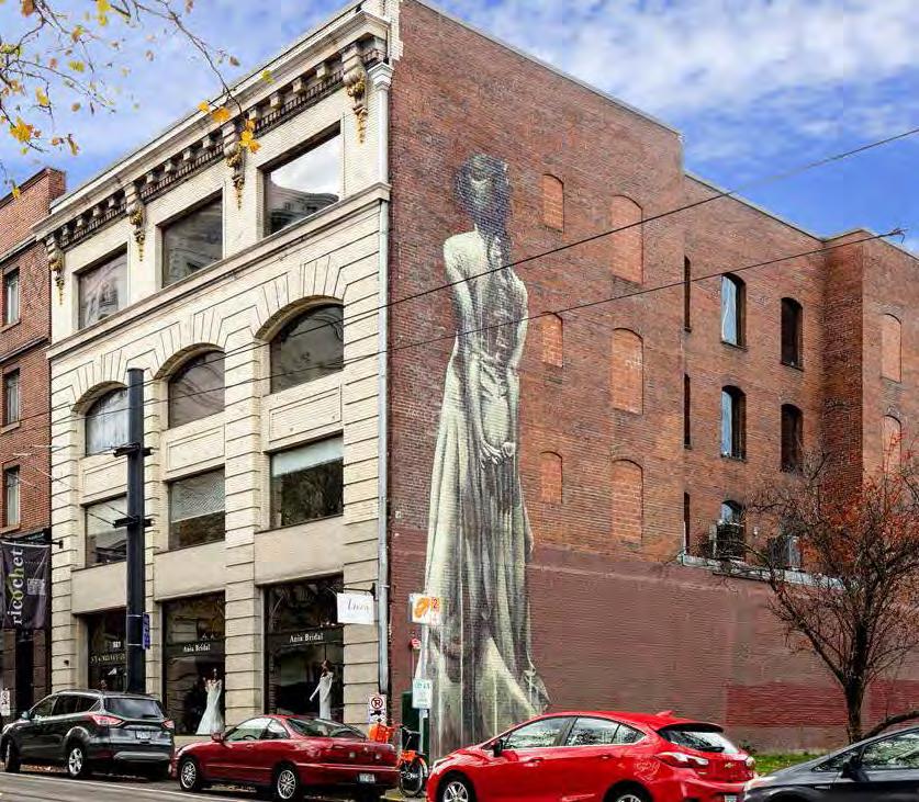 EXECUTIVE SUMMARY The Offering The Carlyle Building is a four-story, 16,617-square-foot, historic office building located in the burgeoning West End District of Downtown Portland.