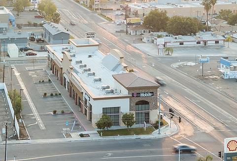 EXECUTIVE SUMMARY Pacific Commercial Realty Advisors Cushman & Wakefield are pleased to present the opportunity to acquire Niles Ridge Plaza, a shopping center located in Kern County in the city of