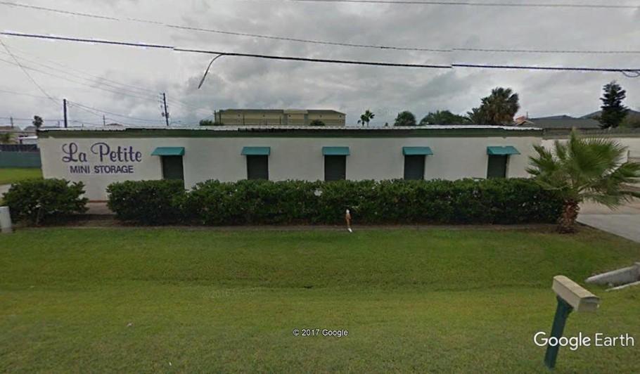 SALE PRICE: $500,000 PRICE PER UNIT: $7,692 CAP RATE: 7.01% NOI: $35,036 PROPERTY OVERVIEW 65 Unit self storage facility conveniently located at 8501 Stewart Rd. in Galveston, Texas.
