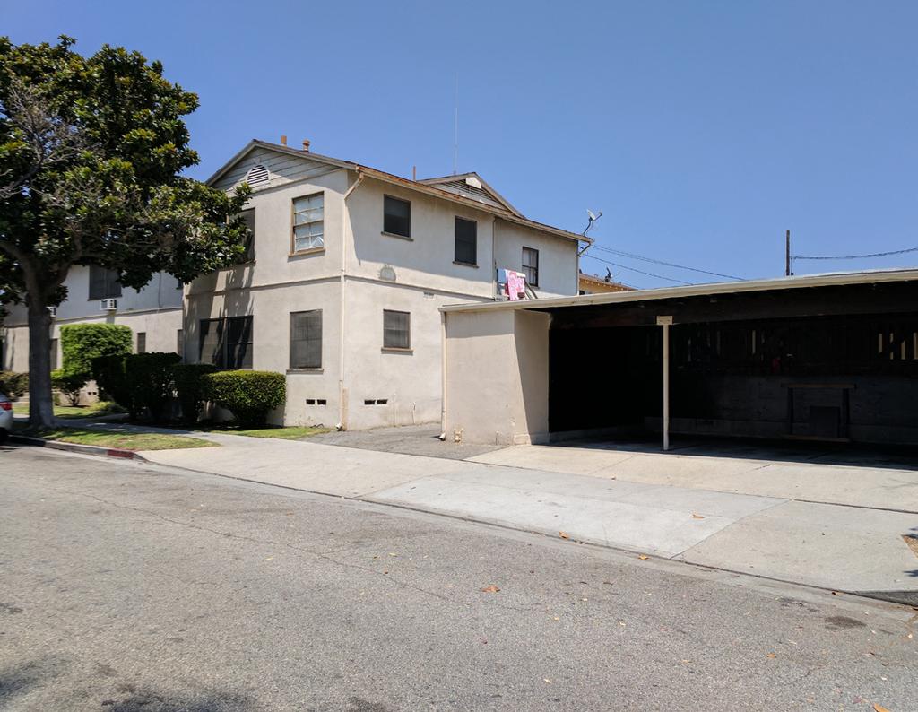 700-02 S Louise Street Glendale, CA 91205 EXCLUSIVELY LISTED BY MICHAEL ASTORIAN ASSOCIATE MULTIFAMILY Direct +1 818 923 6123 Mobile +1 818 926 8889 Michael.Astorian@matthews.com License No.