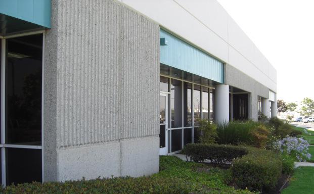 THE OFFERING CBRE, as exclusive advisor, is pleased to present the opportunity to acquire fee simple interest in 6296 RiverCrest Drive (the Property ) in Riverside, California with free surface