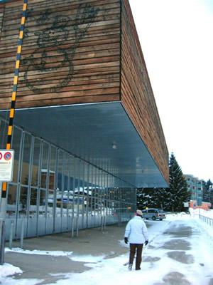 parts of the building These overhanging parts make sure that the exits of the car park are easily accessible, even with lots of snow fall The building is made out of a concrete structure which is