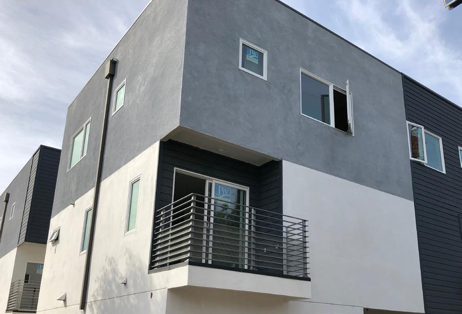 THE OFFERING We are pleased to announce the offering of a new construction green certified fourplex in a the hot rental market of Silverlake. The certificate of occupancy is expected May 2018.