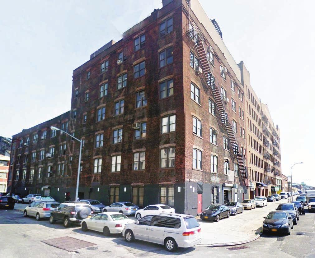 SUMMARY 75,600 square feet prime loft building in the heart of Long Island City.