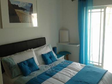 and Greg s Guesthouse is a town house in Sesmarias within a 2 minute drive/ 30 min walk to the DZ.