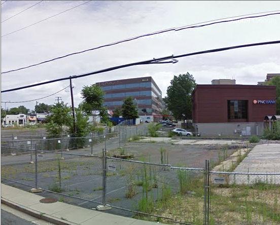 Clarendon Boulevard, facing northeast (Google Maps, 2011a).