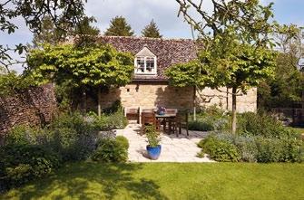 . Situation & Amenities The much sought after village of Bledington is situated in the heart of the north Cotswolds.