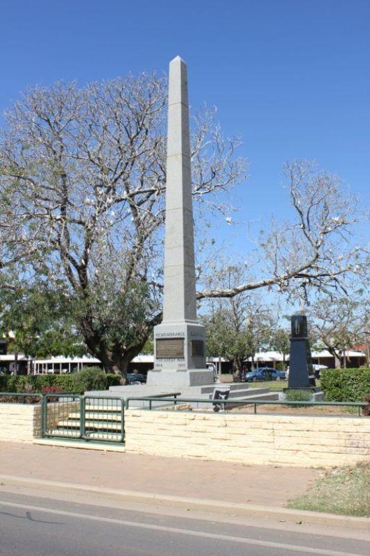 Longreach War Memorial (Photos from Monument Australia Glen