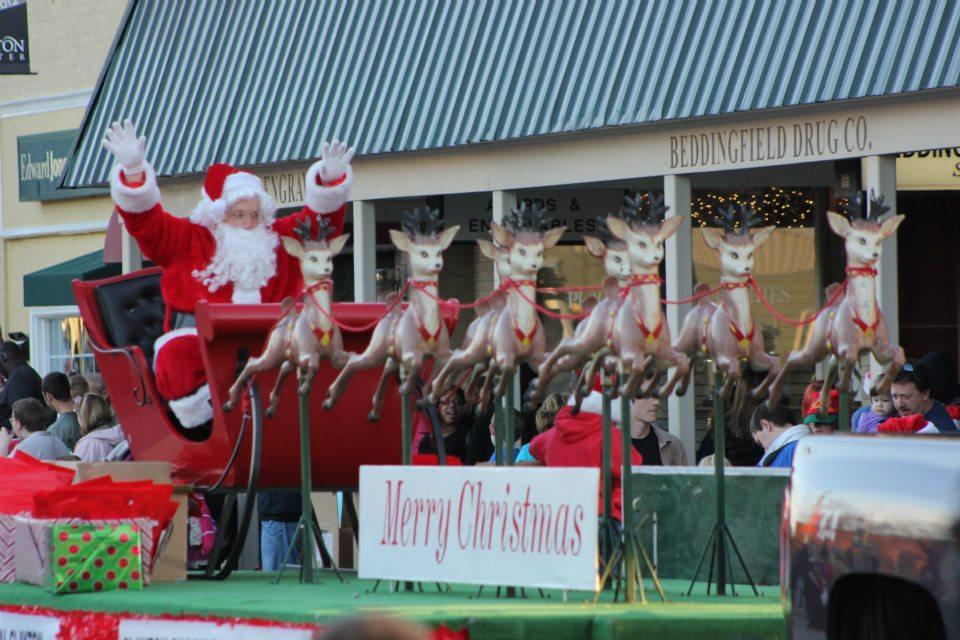 Christmas Parade Today Christmas parade in recent years has reached up to 115 entries Featuring local businesses, important people, churches, civic organizations,
