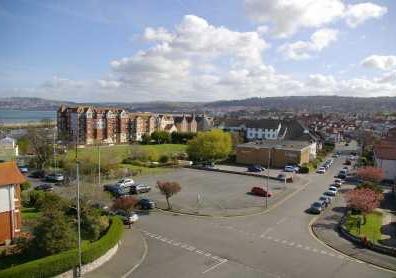 VIEWING ESSENTIAL TO APPRECIATE THE VIEWS ENJOYED FROM THIS PENTHOUSE APARTMENT, PERFECTLY POSITIONED WITHIN THE DEVELOPMENT French doors opening onto the: Adlington House offers independent living