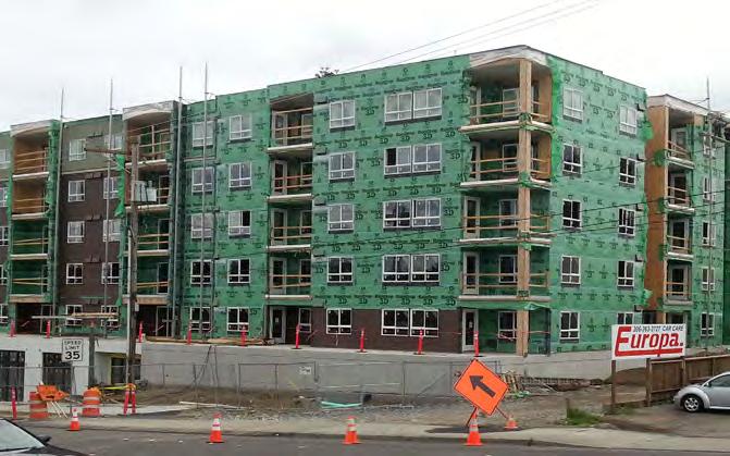 EXECUTIVE SUMMARY ROBUST DEVELOPMENT MARKET The area surrounding the Shoreline Post Office saw recent deliveries of multifamily developments, such as Polaris (165 units) and Arabella (195