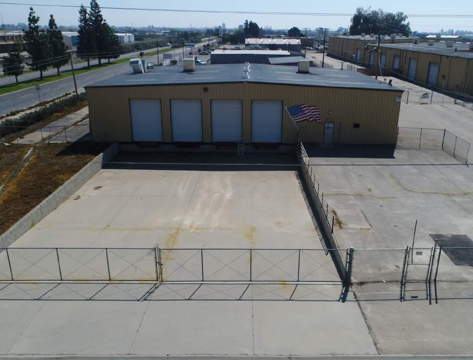 Building/Parcel Specifications Parcel 1 Building 87 Hard-to-find, free-standing, 7,500± SF warehouse on a 0.95± acre parcel. The building has four dock positions and three grade level doors.