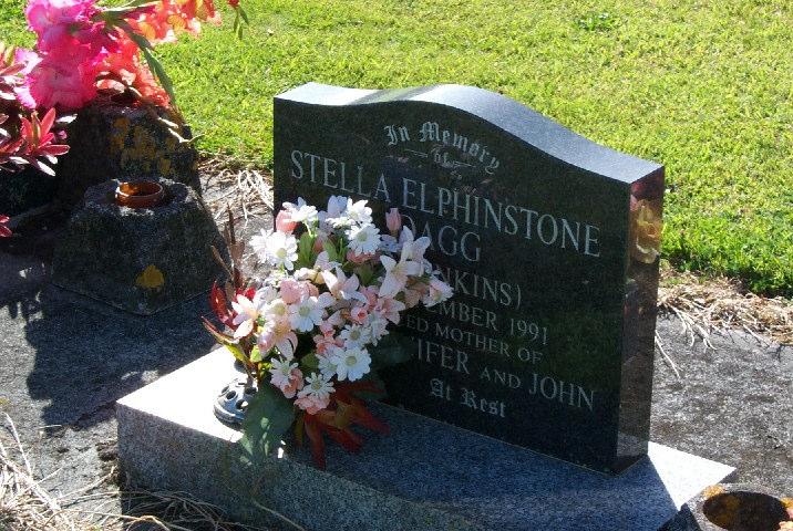 Stella Elphinstone Dagg (1918-1991) Eltham Cemetery 03 Jan 2000 Daughter of Samuel