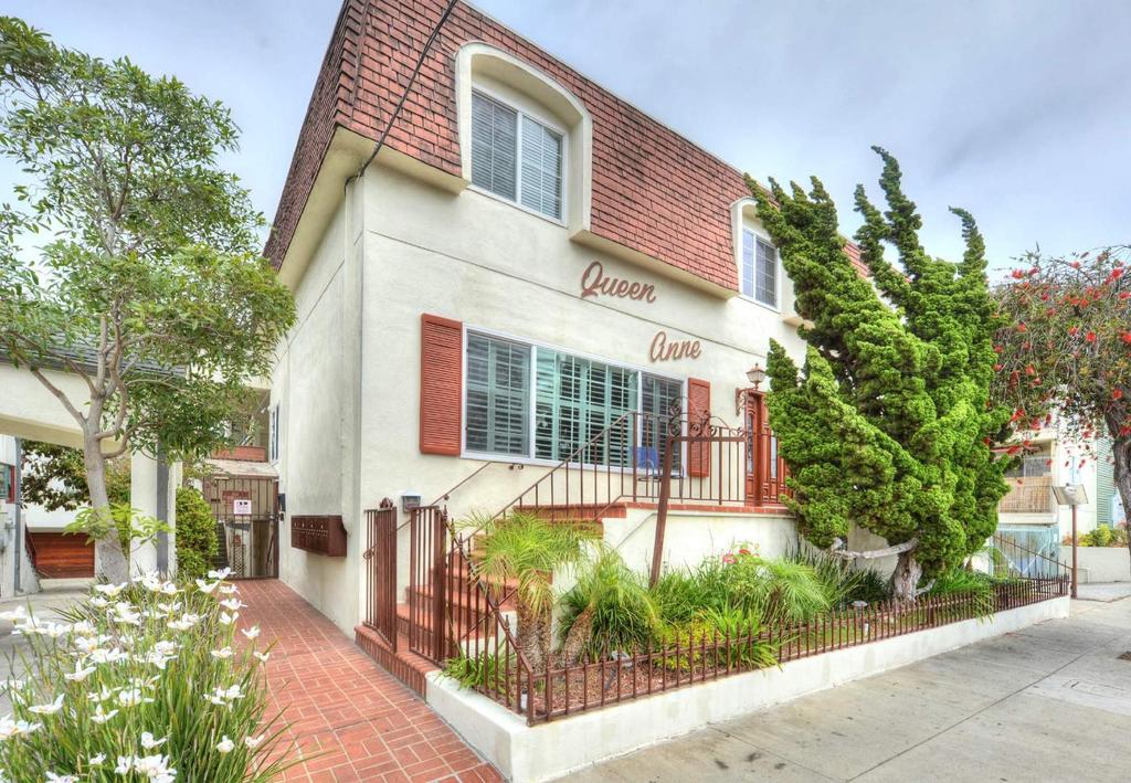 2423 4 TH STREET SANTA MONICA CA 90405 OCEAN PARK PRIDE OF OWNERSHIP GREAT LOCATION, UNIT MIX AND INCOME POTENTIAL FIRST TIME ON THE MARKET IN 40 YEARS!