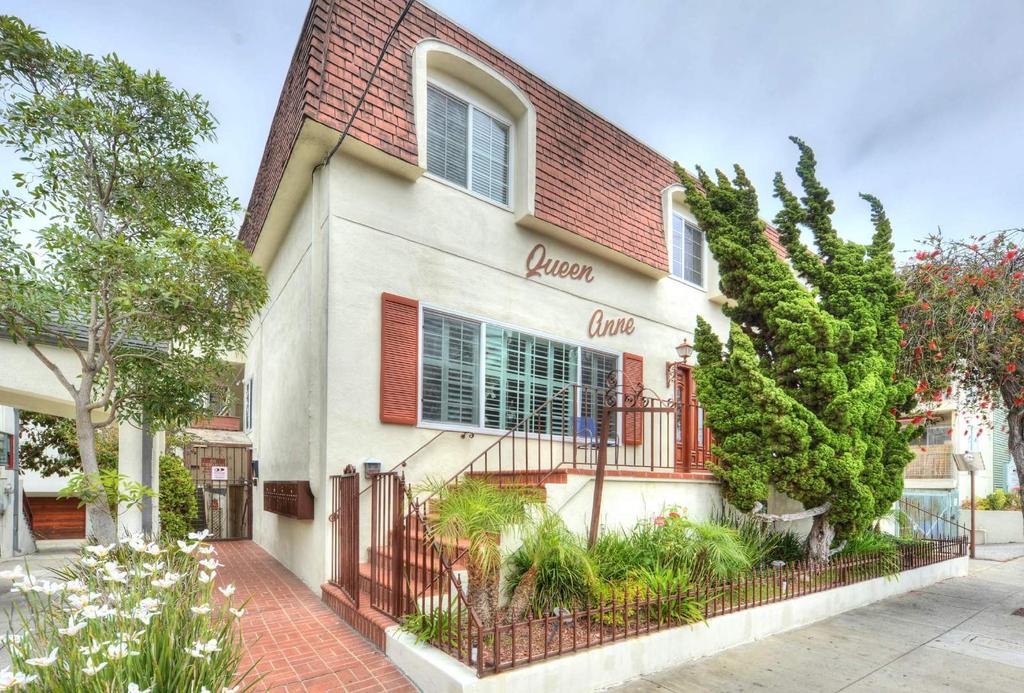 PROPERTY SUMMARY 2423 4 TH STREET SANTA MONICA CA 90405 This information has been secured from sources we believe to be reliable, but we make no