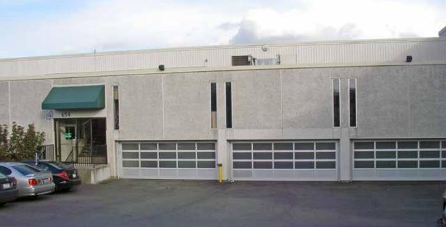 Sysco Space Former 6566S Industrial Way (654) Seattle, WA 9818 Building SQFT: 35,836 Year Built: 196 $.24 Small ±2,678 flex warehouse space available with 3 $3,999 drivein doors and ±1,8 SF of office.