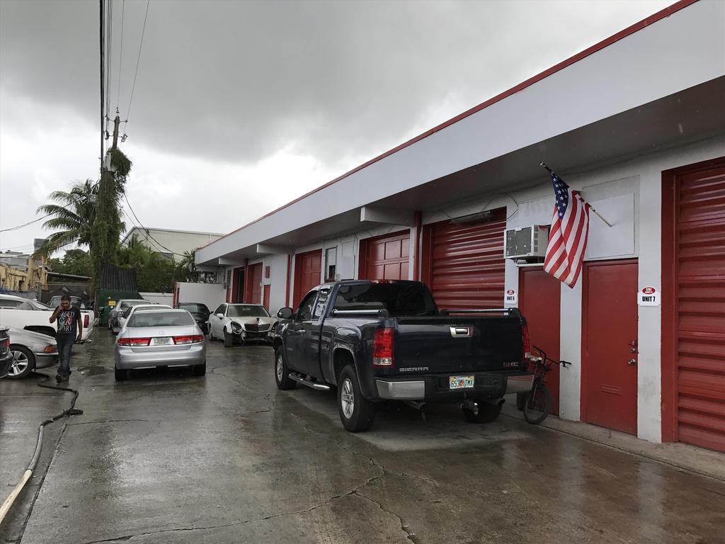 PROPERTY DESCRIPTION Hollywood Industrial Portfolio John DeMarco with Re/Max 5 Star Realty is pleased to present the sale of this Hollywood Industrail Portfolio.