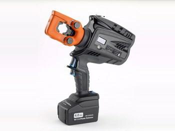 1 18 V CORDLESS HYDRAULIC CRIMPING TOOL B500E KV VERSION ISOLATED also available for Power Supply Companies 18 V cordless hydraulic crimping tool, lightweight and balanced for single hand operation.