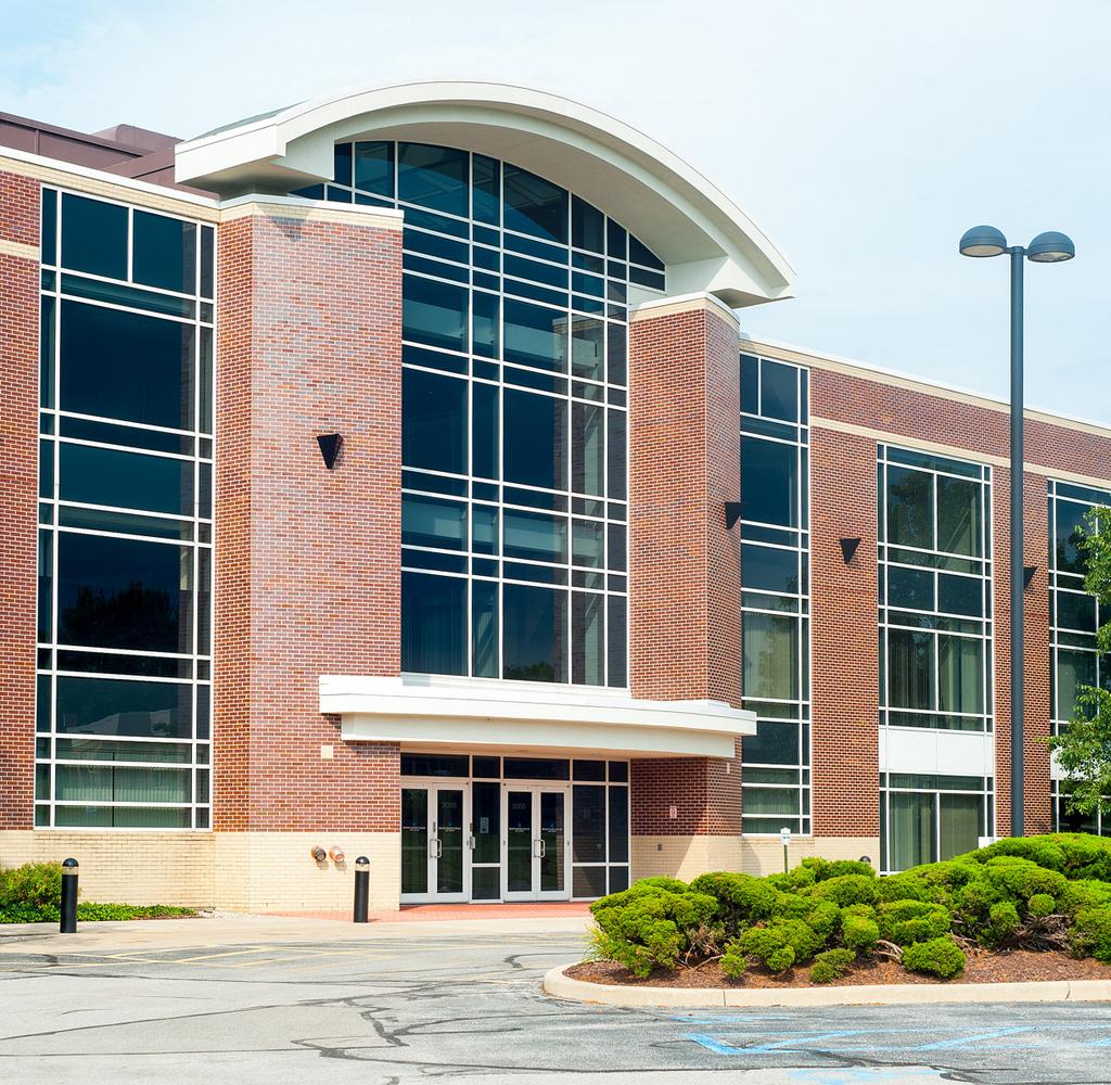 3000 FOR SALE OR LEASE PARK 3000 COLISEUM BLVD. E. Fort Wayne, IN 46805 PROFESSIONAL WORKSPACE Park 3000 Business Center offers Class A office space overlooking a beautiful lake.