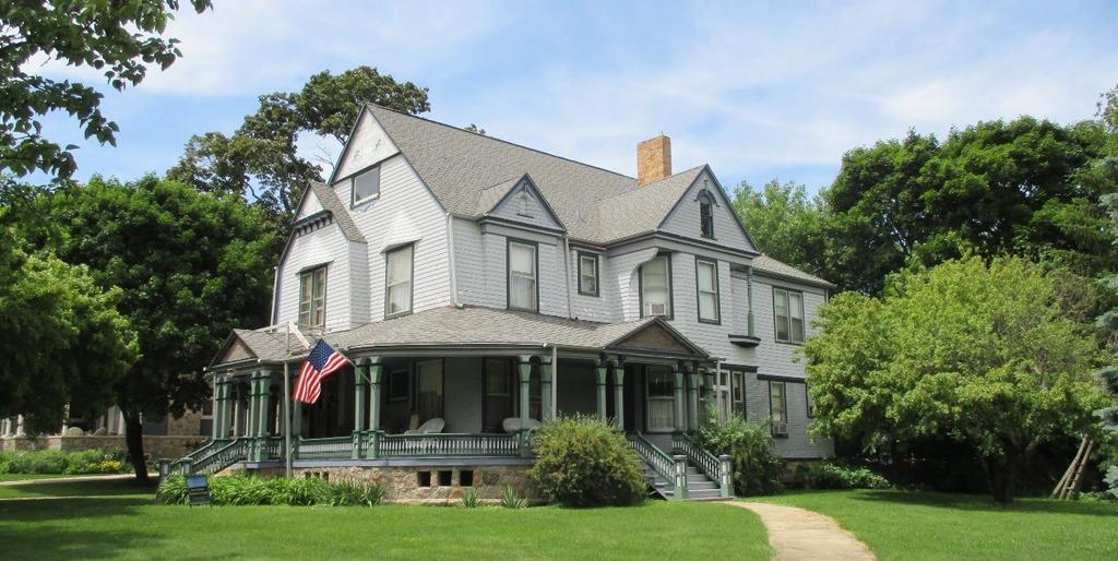 The builder was Joseph Pavey and the mason was Jacob Lind, both prominent craftsmen. The Paul Kemler House was designated a local historic landmark January 2009. THE SAWYER MANSION 806 W.
