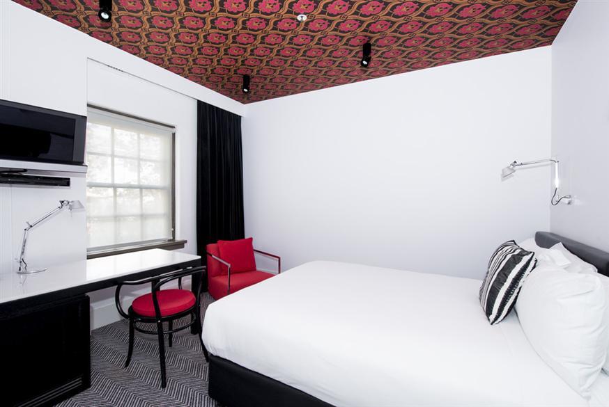 Peppers Gallery Hotel 15 Edinburgh Ave, Canberra 12-minute walk to workshop venue Deluxe Room $279 per night A Peppers Deluxe Room is the perfect choice if you re staying for a little longer,