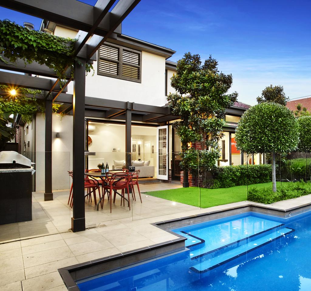 Domain House Price Report June Quarter 2016 Dr Andrew Wilson Chief Economist for Domain Key findings median house price back up over $1 million Median house prices hit new record in Melbourne, and,