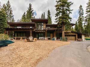 Updated kitchen $/Sq Feet $1,144.73 Orig Price $3,575,000 $750 When it s time to relax at home, this fully-furnished 4 bedroom, 4.5 bath cabin is the ideal place to do so.