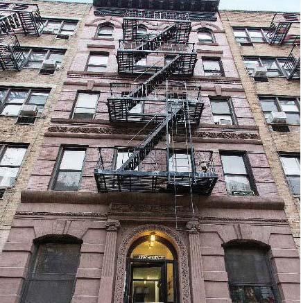 315 East 90th Street, New York, NY Total SF: 8,950+ Residential Units: 10 NOI: $250,991 A five-story, multi-family walk-up building located on the north side of East 90th Street between 1st and 2nd