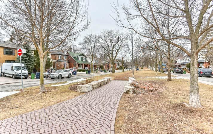 DAVISVILLE, TORONTO This busy and densely populated neighbourhood is perfect for new families and young couples looking for a place to set their roots.
