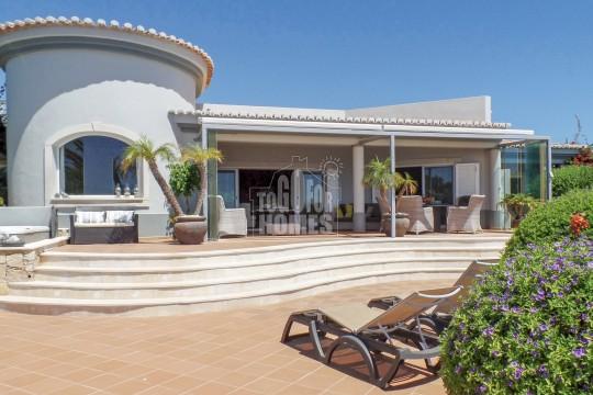 Luxury 4 bedroom villa with stunning sea views, near Ferragudo VILLA IN ESTÔMBAR ref. S2494 1.250.000 4 4 300 m2 1.