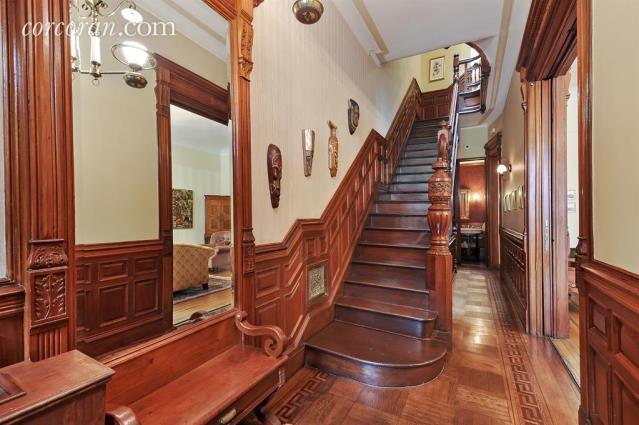 approximately 4,2700 square foot, 4-story SRO townhouse built 17 x 50 on a 70